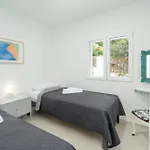 Mekenzi - New By The Sea Apartman *
