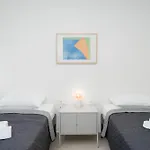 Mekenzi - New By The Sea Apartman *