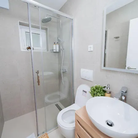 Apartment Mekenzi - New By The Sea *