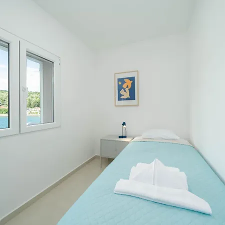 Mekenzi - New By The Sea Apartment *