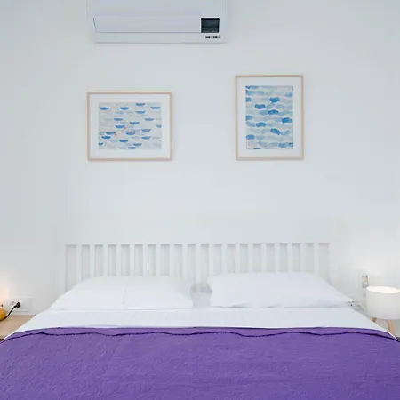 Mekenzi - New By The Sea Apartment