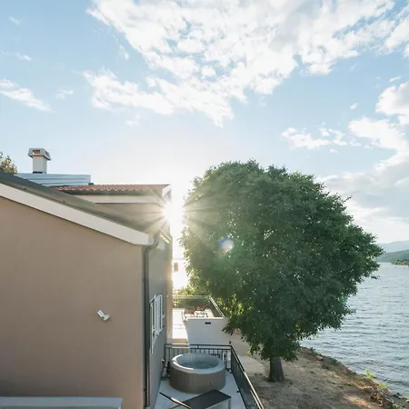 Mekenzi - New By The Sea Apartamento
